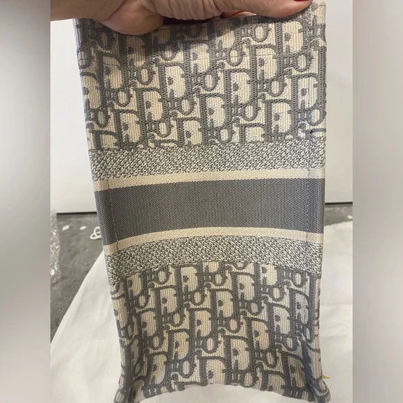 Dior Obllque Book Tote - Picture 5 of 11